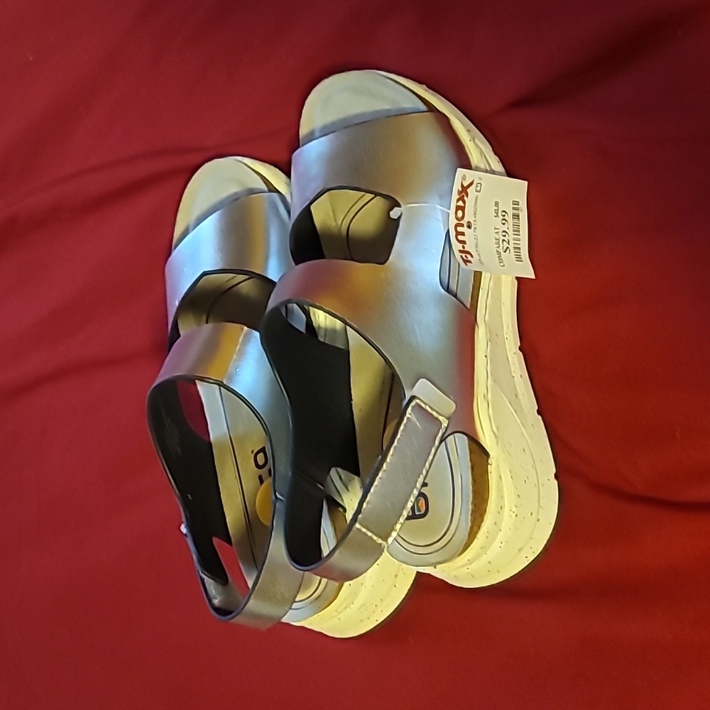 Bionica sandals